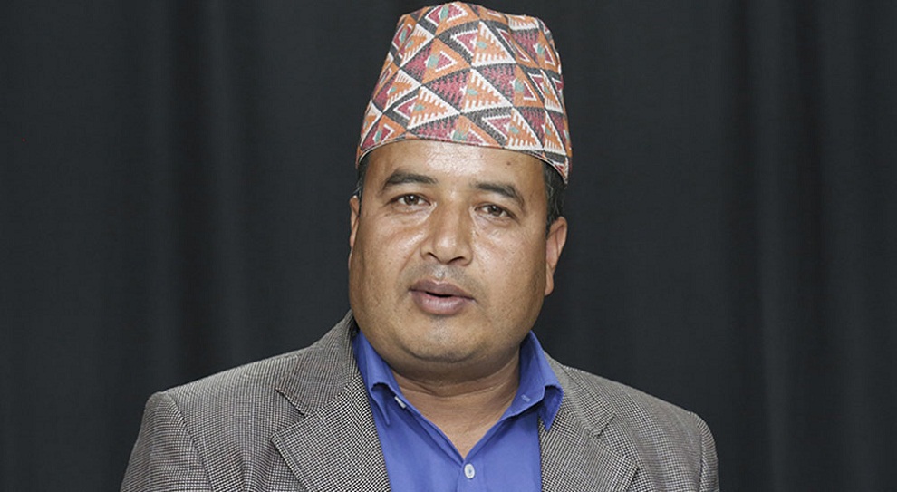 विष्णु पौडेल पक्राउपछि महेश बस्नेतको कटाक्ष: ‘कुखुरा मर्योभन्दा पनि स्याल पल्कियो’