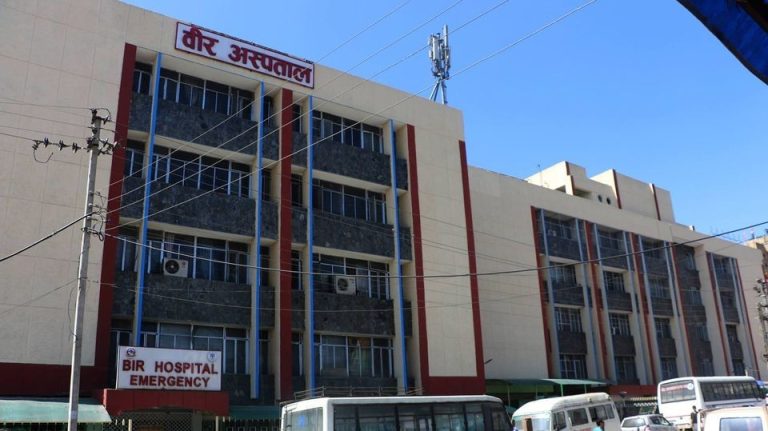 राहदानी विभागअघि आत्मदाह प्रयास गर्ने युवकको अवस्था नाजुक