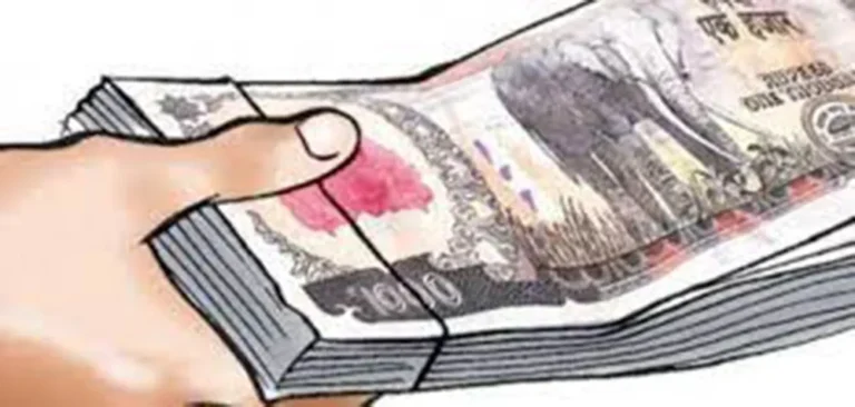 निक्षेप बढ्यो, कर्जा घट्यो-बैंकिङ क्षेत्रमा आखिर के भइरहेको छ ?