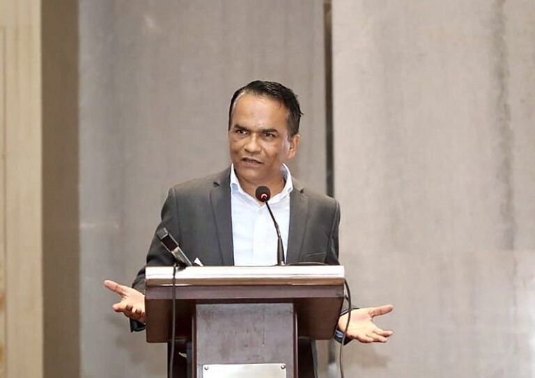 राष्ट्र बैंकको सञ्चालक समितिमा अर्थसचिवको उपस्थितिले झनै राम्रो भएको छः गभर्नर पौडेल