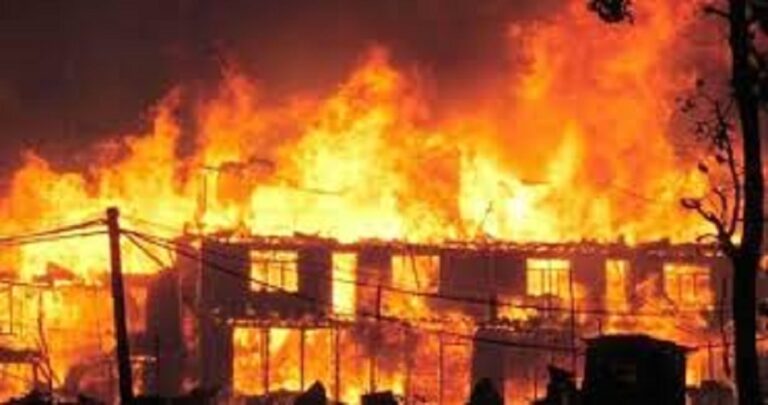 भक्तपुरको एक विद्यालयमा भिषण आगलागी, दुई तला क्षतिग्रस्त
