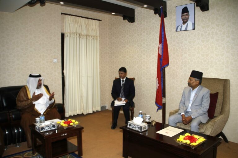 उपराष्ट्रपति यादवसँग कतारका राजदूतको शिष्टाचार भेट
