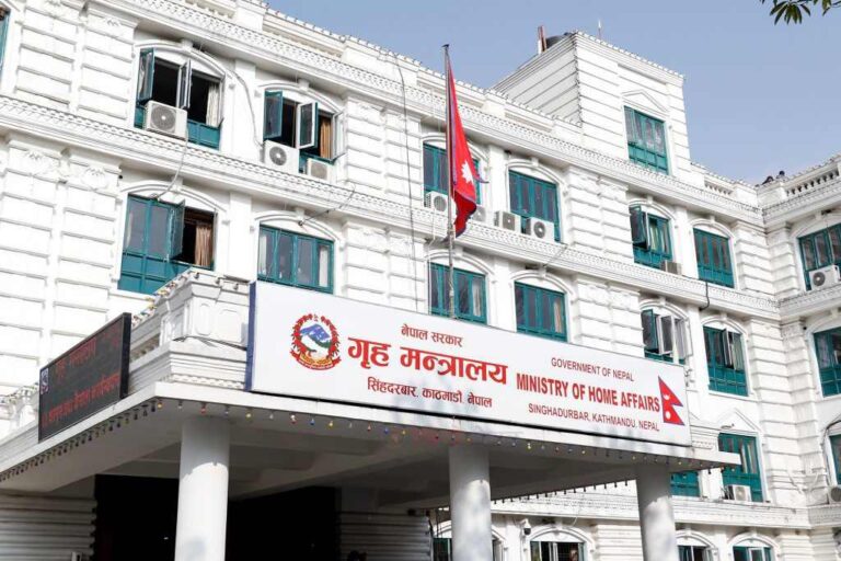 छुट तथा सहुलियत नदिने अस्पताललाई कारबाही गर्न गृह मन्त्रालयको निर्देशन