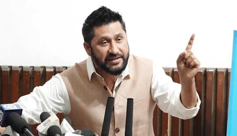 पार्टीमा ‘योगदानको हिसाब’ खोज्ने र पदका लागि मरिहत्ते गर्ने प्रवृत्ति घातक: रवि लामिछाने