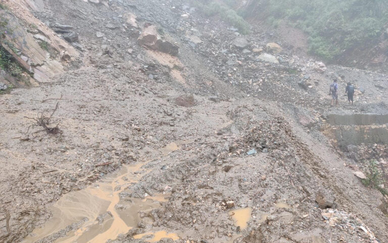संखुवासभामा पहिरोले भेडीगोठ पुरिदा : २१८ भेडा बेपत्ता