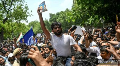 दिल्लीमा कक्रोच जनता पार्टीको प्रदर्शन, सम्भावित झडप रोक्न ६ जना प्रहरी नियन्त्रणमा