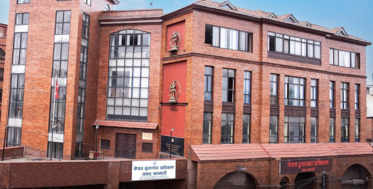 दूरसञ्चार प्राधिकरणले भन्यो : एसएमएस र ह्वाट्सएपमा आउने शंकास्पद लिंक नखोल्नु