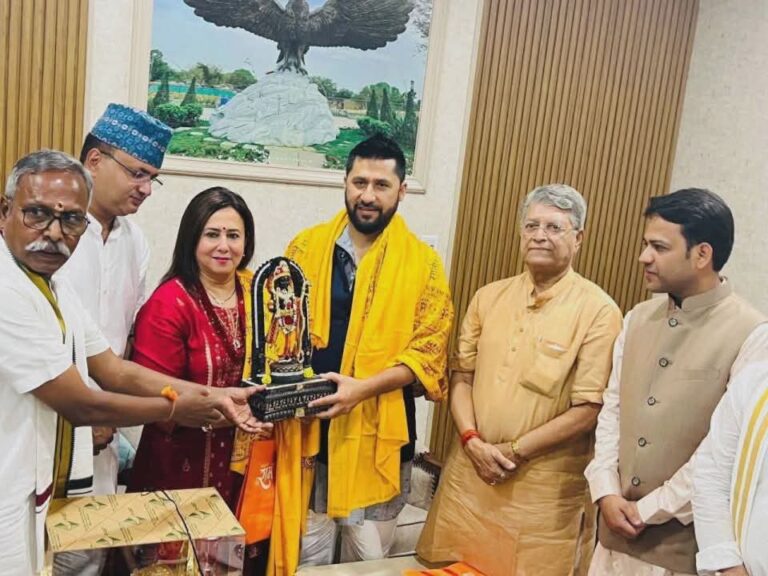 स्वदेश फर्कनु अघि अयोध्या पुगे रास्वपा सभापति रवि लामिछाने