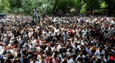 व्यंग्यबाट जन्मिएको ‘कक्रोच’ आन्दोलन : भारतीय युवाको आक्रोश अब सञ्जालबाट सडकसम्म
