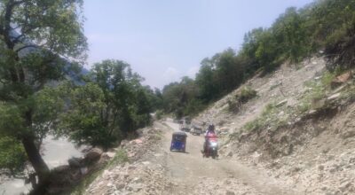 पहिरोले बेँसीसहर-चामे सडक अवरुद्ध