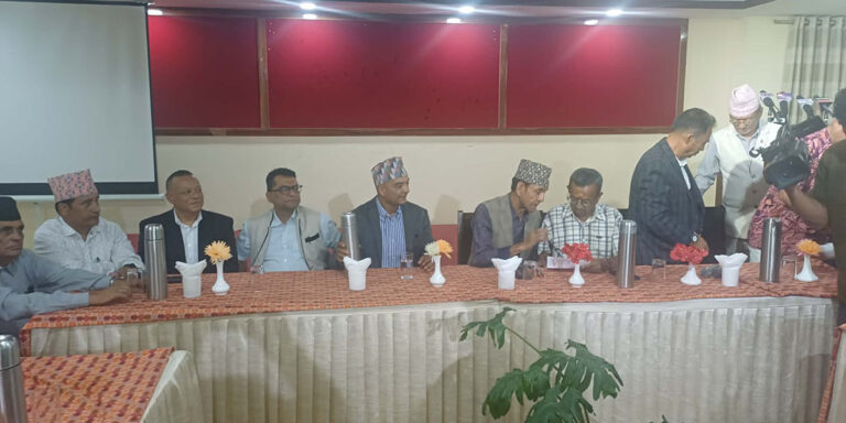 धवलशमशेर सहित १८३ ले छोडे राप्रपा, दिए सामुहिक राजिनामा