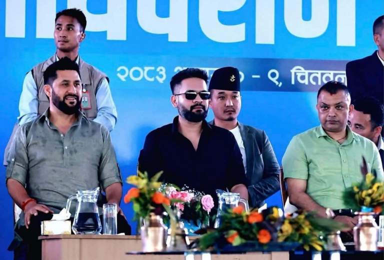 शीर्ष नेताहरू किन एकै स्वरमा रास्वपालाई जनमत जोगाउन भन्दै छन्?