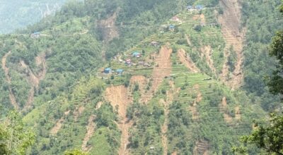 पहिरोको जोखिम बढेपछि संखुवासभामा ७ परिवारले घर छाडे