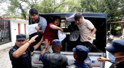 ‘नेपो बेबी’ भन्दै  शिक्षामन्त्रीविरुद्ध नारावाजी गर्ने ५ जना पक्राउ