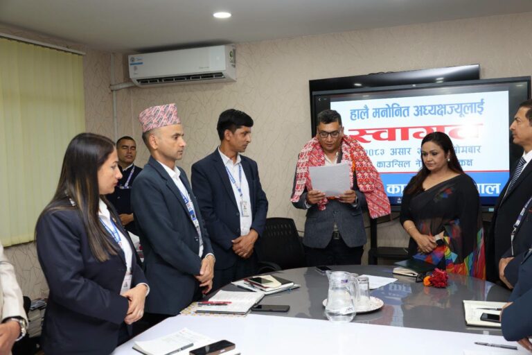 प्राधिकरणमा घिमिरे र काउन्सिलमा श्रेष्ठ नियुक्त र पदभार, परिणाममुखी भएर काम गर्न सञ्चारमन्त्रीको निर्देशन