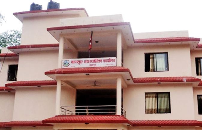 नवजात छोरीका नाममा १० हजारको मुद्दती खाता खोलिदिने घोषणा