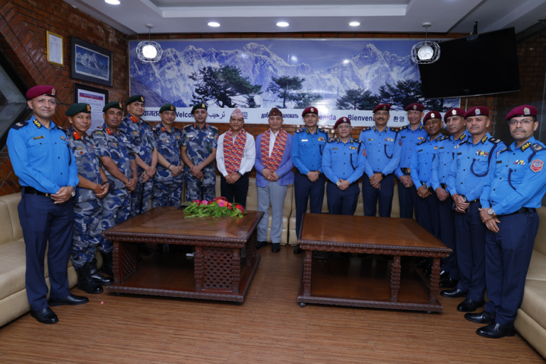 प्रहरी महानिरीक्षक कार्की र सशस्त्र प्रहरी महानिरीक्षक पौडेल न्यूयोर्क प्रस्थान