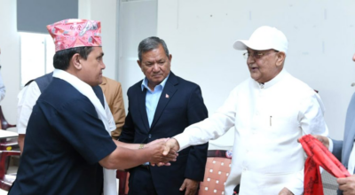 सर्वोच्चबाट दोषी ठहर भएका डिबी कार्की एमालेमा, ओलीकै हातबाट पार्टी प्रवेश