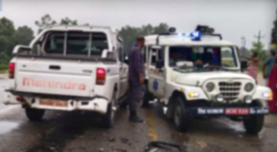 उपमेयर सवार सरकारी गाडी र बिरामी बोकेको एम्बुलेन्स ठोक्कियो, ८ जना घाइते