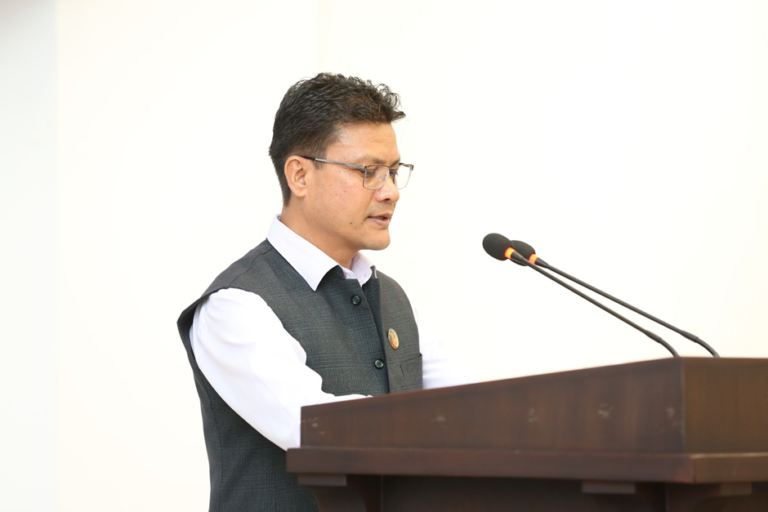 दलित समुदायले सम्मानजनक थर राख्न पाउने अधिकार सुनिश्चित हुनुपर्छ – सचेतक परियार