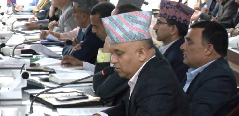 हेटौंडा कपडा उद्योग फेरि चल्दै, सेनाले किन सम्हाल्यो उत्पादनको जिम्मा ?