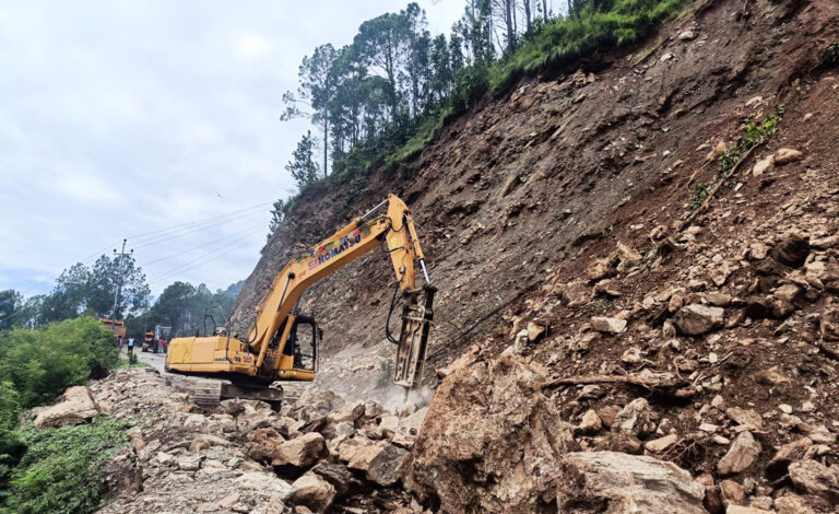 कर्णाली राजमार्ग अवरुद्ध, रातिमा यात्रा नगर्न आग्रह