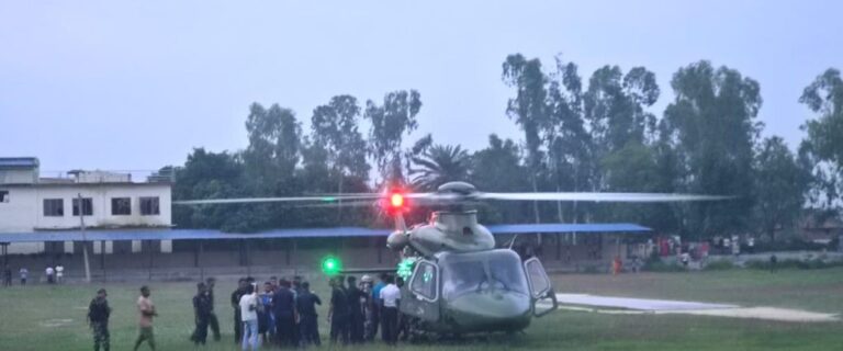 सर्लाहीका विवेकले किन गरे आत्मदाह प्रयास ? हेलिकप्टरबाट काठमाडौं ल्याइयो