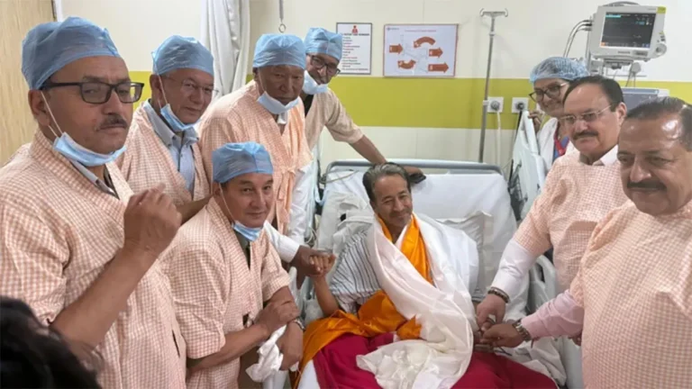 भारतका सामाजिक अभियन्तासोनम वाङचुकले तोडे अनशन